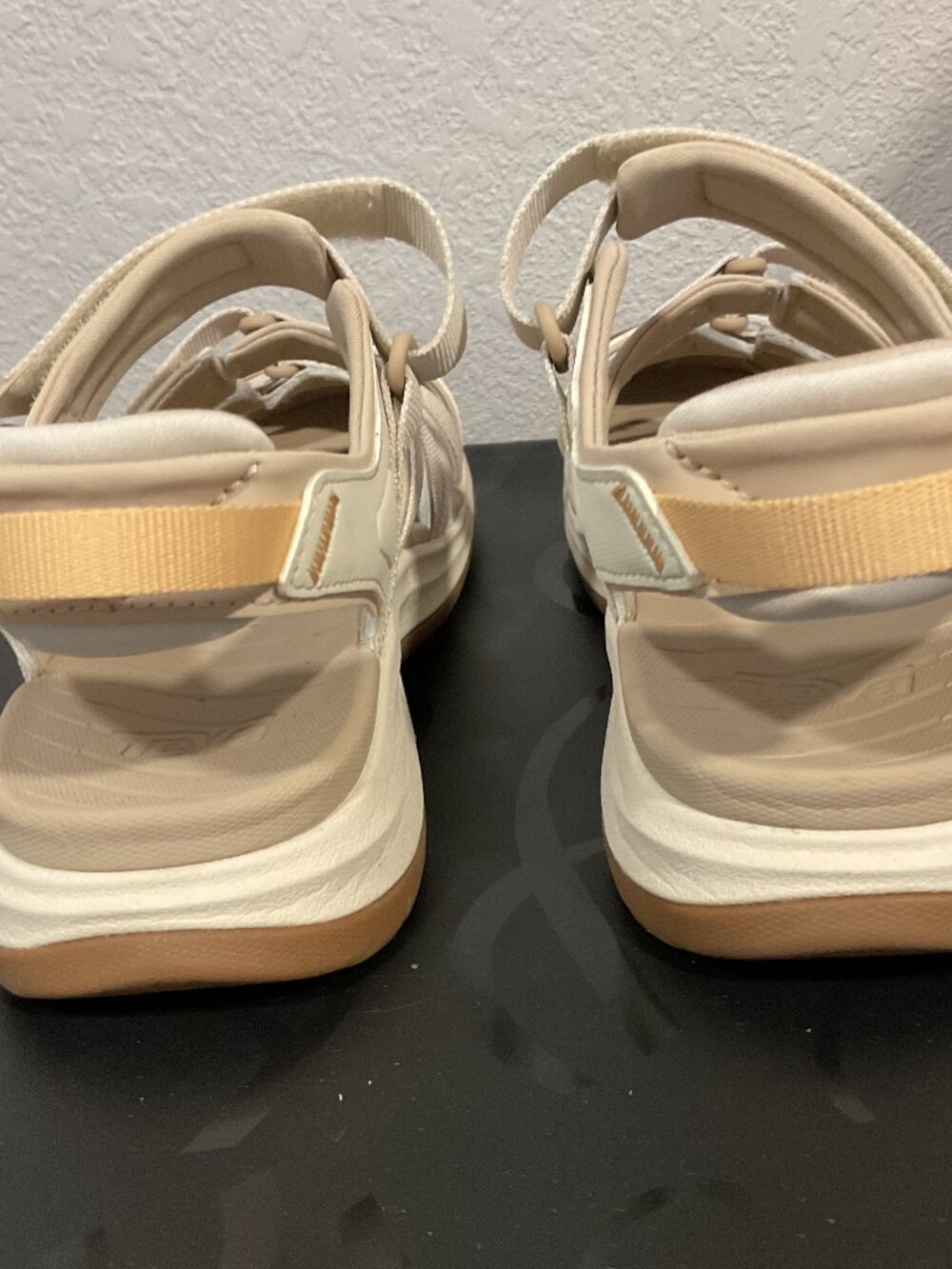 EUC Teva Tirra Sport Closed-Toe Sandal 9.5 - Picture 5 of 7
